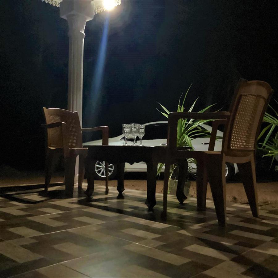 Grand Refuge Holiday Rooms Anuradhapura Exterior foto